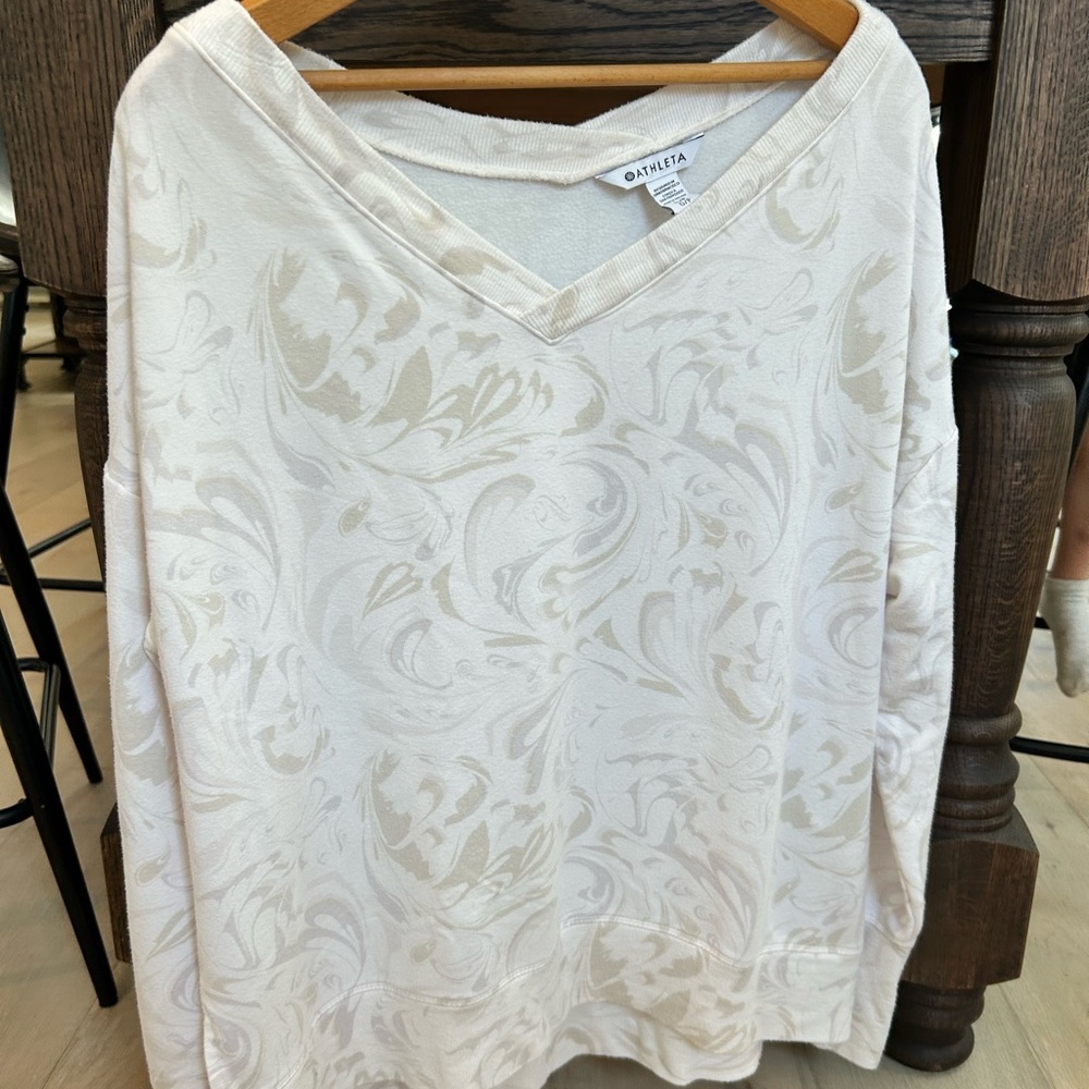 Athleta White and Cream V-Neck sweatshirt size large
